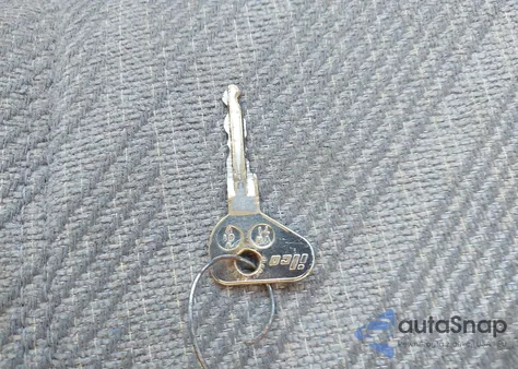 1991 Mazda B2200 Short Bed from USA, damaged, VIN JM2UF1130M1682050